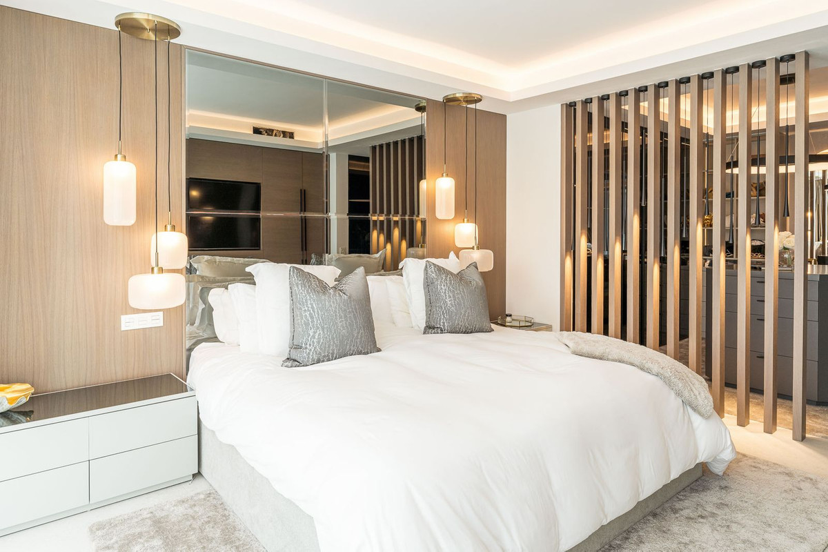 4 Bed, 4 Bath, HouseFor Sale, Nueva Andalucia, Malaga