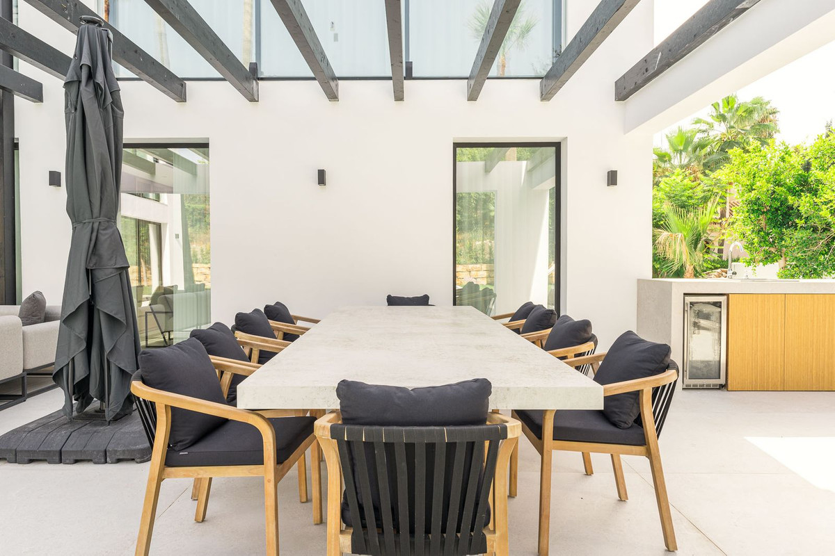 4 Bed, 4 Bath, HouseFor Sale, Nueva Andalucia, Malaga