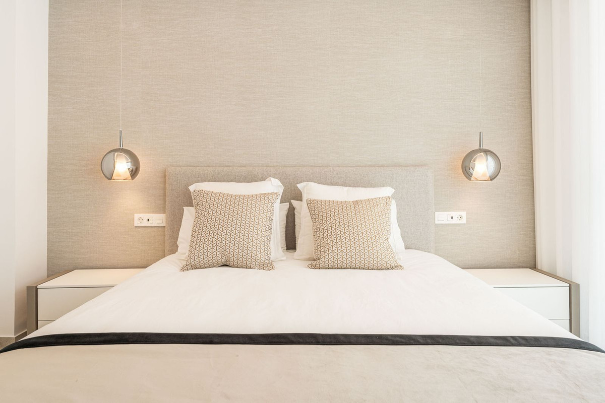 4 Bed, 4 Bath, HouseFor Sale, Nueva Andalucia, Malaga