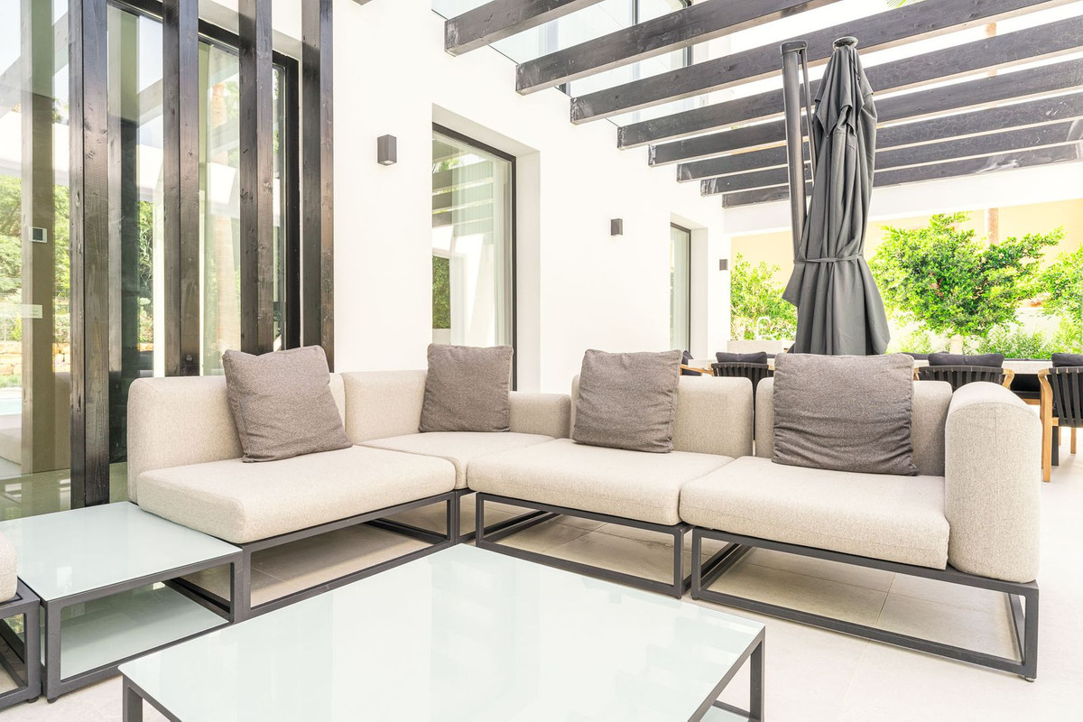 4 Bed, 4 Bath, HouseFor Sale, Nueva Andalucia, Malaga