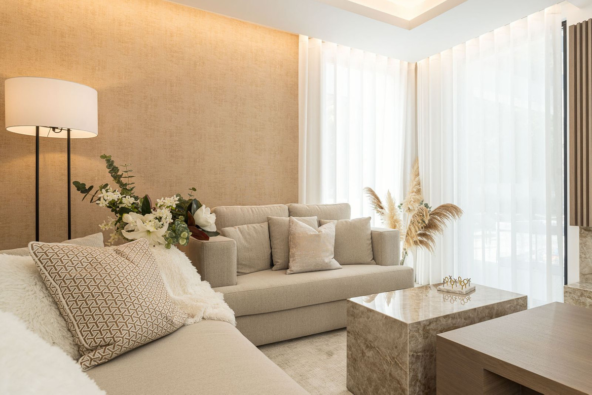 4 Bed, 4 Bath, HouseFor Sale, Nueva Andalucia, Malaga