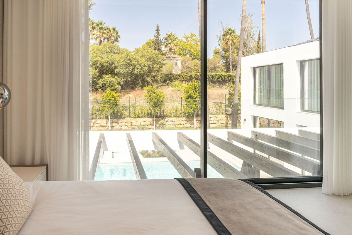 4 Bed, 4 Bath, HouseFor Sale, Nueva Andalucia, Malaga