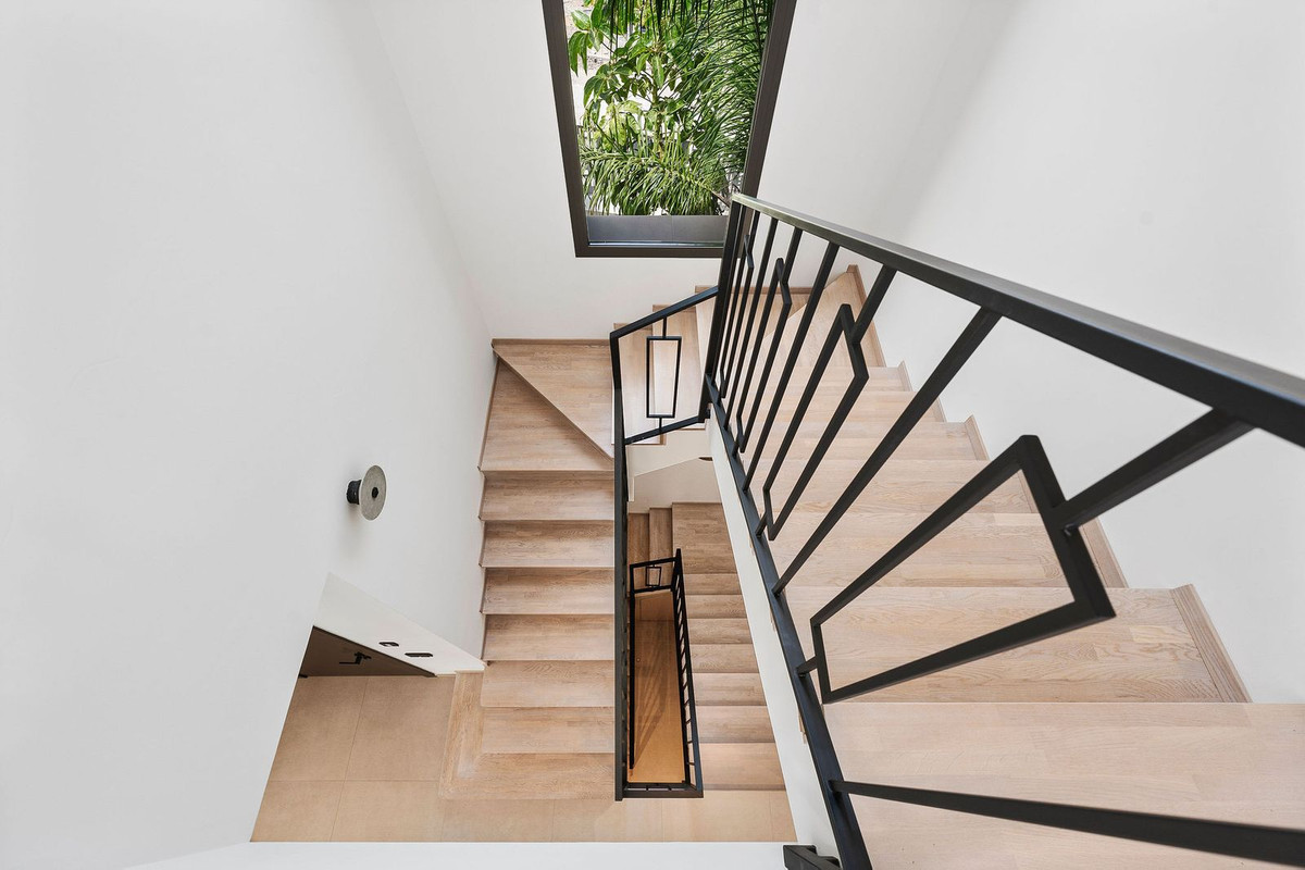 4 Bed, 4 Bath, HouseFor Sale, Nueva Andalucia, Malaga