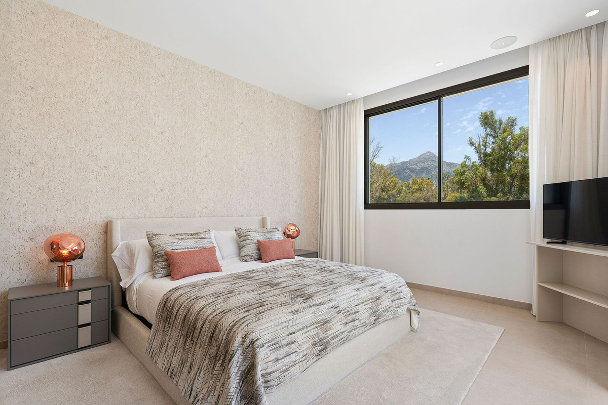 4 Bed, 4 Bath, HouseFor Sale, Nueva Andalucia, Malaga