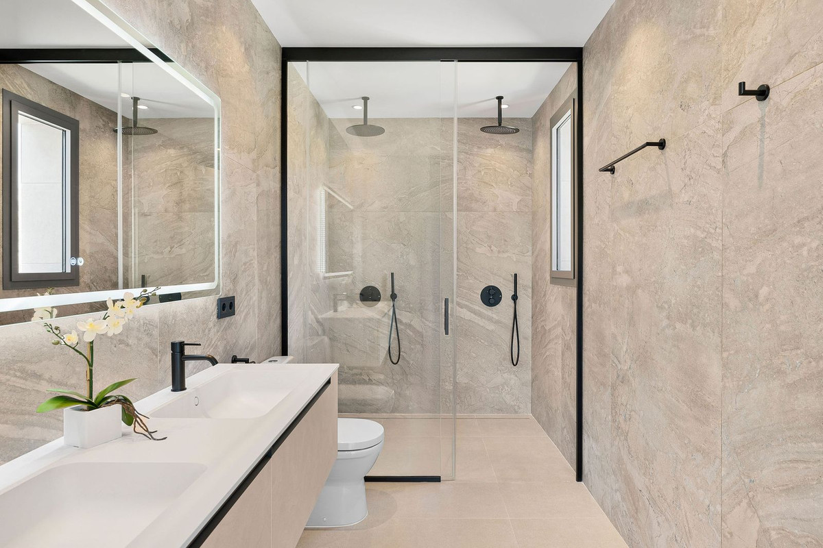 4 Bed, 4 Bath, HouseFor Sale, Nueva Andalucia, Malaga