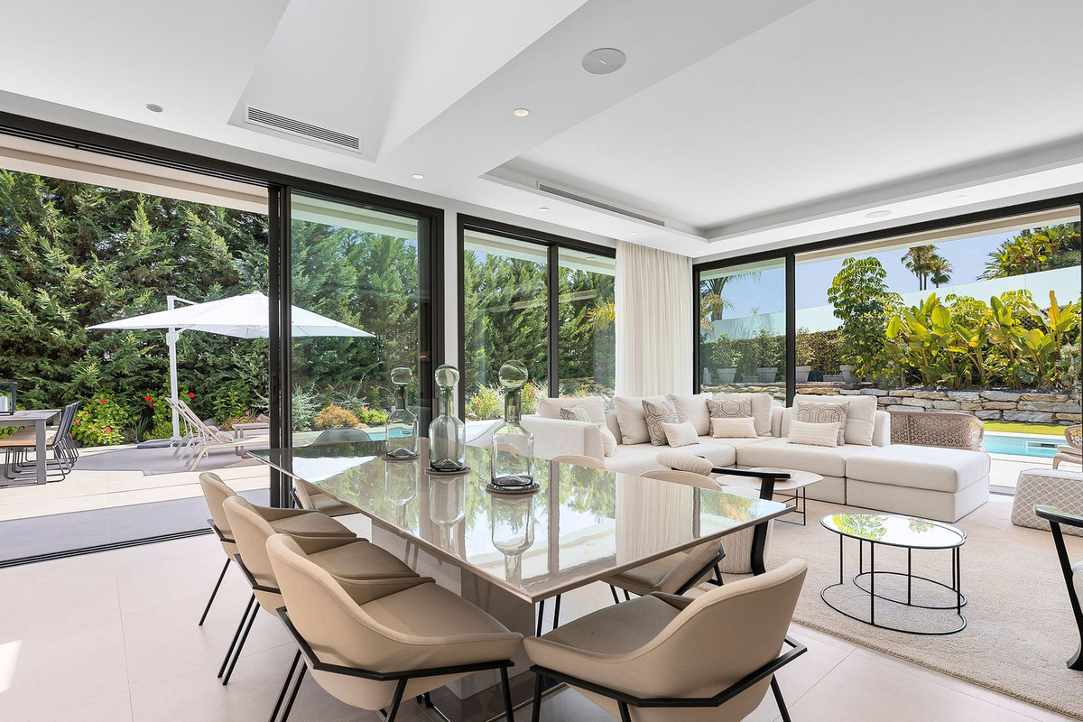 4 Bed, 4 Bath, HouseFor Sale, Nueva Andalucia, Malaga