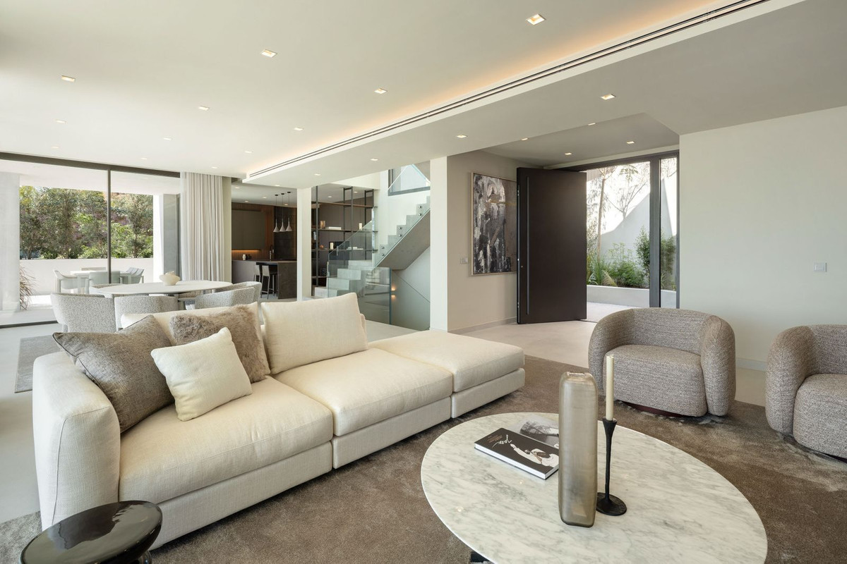 5 Bed, 5 Bath, HouseFor Sale, Los Flamingos Golf, Malaga