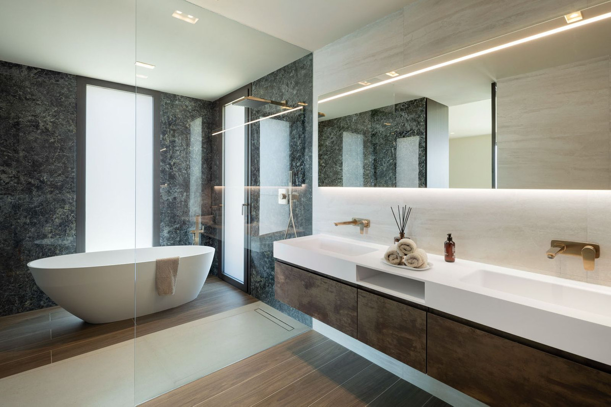 5 Bed, 5 Bath, HouseFor Sale, Los Flamingos Golf, Malaga