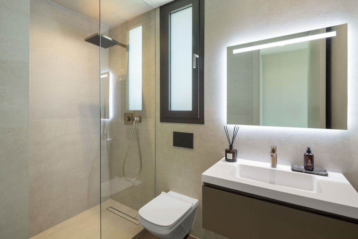 5 Bed, 5 Bath, HouseFor Sale, Los Flamingos Golf, Malaga