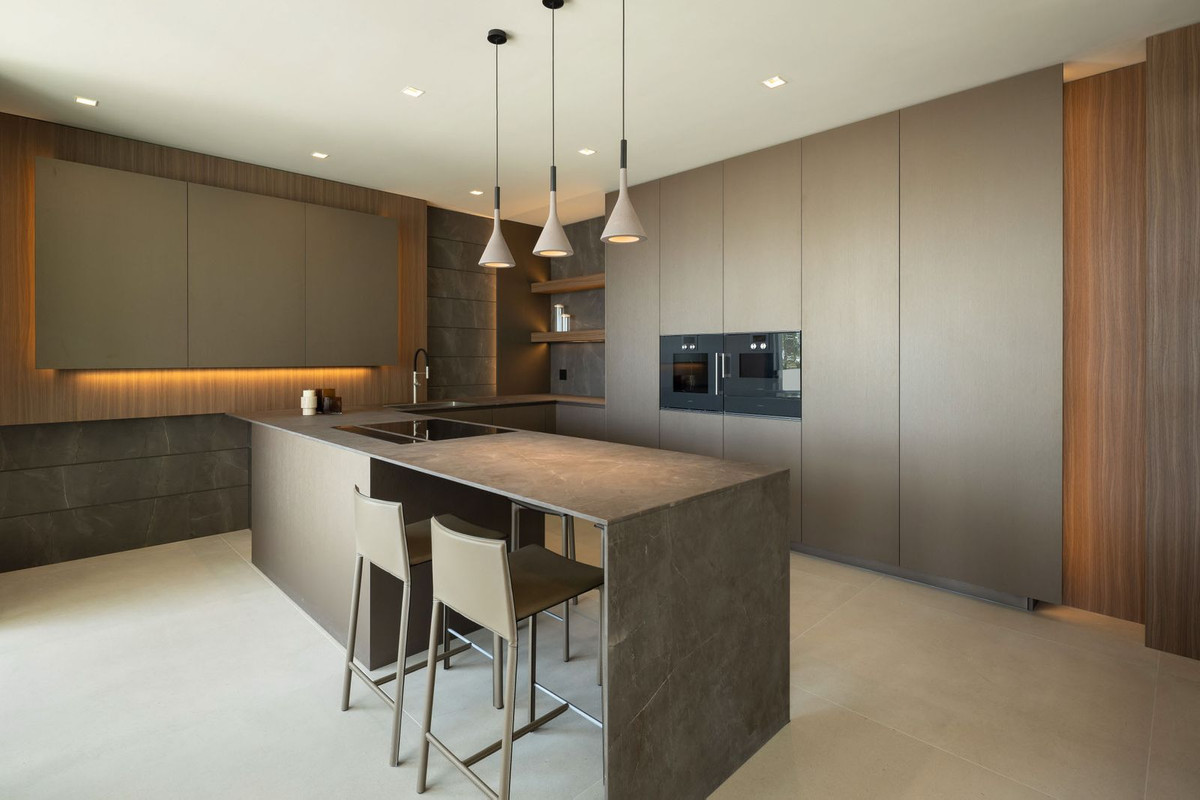 5 Bed, 5 Bath, HouseFor Sale, Los Flamingos Golf, Malaga