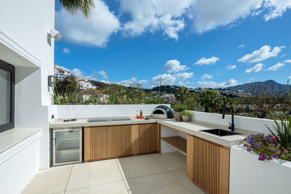 5 Bed, 5 Bath, HouseFor Sale, Los Arqueros Golf, Malaga