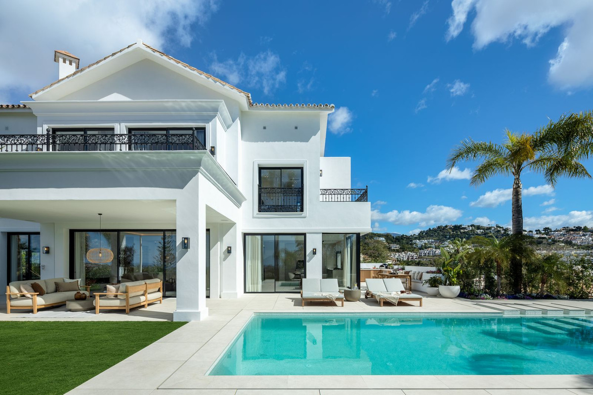 5 Bed, 5 Bath, HouseFor Sale, Los Arqueros Golf, Malaga