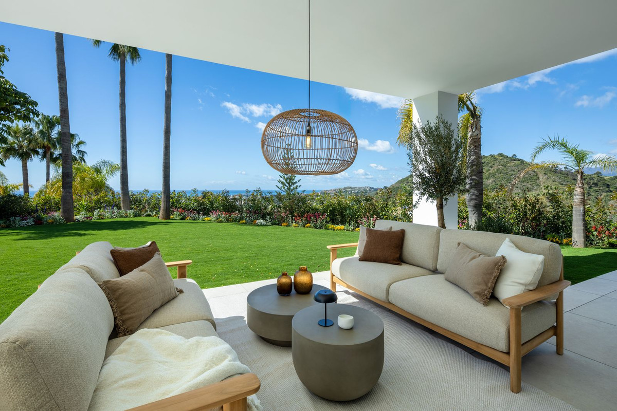 5 Bed, 5 Bath, HouseFor Sale, Los Arqueros Golf, Malaga