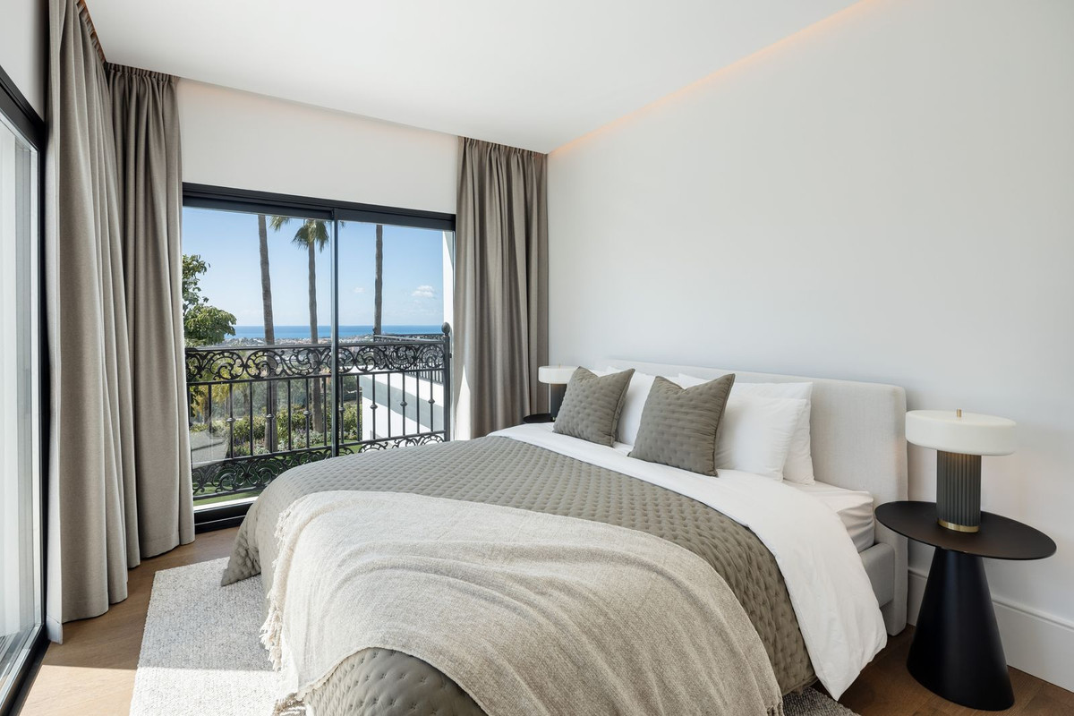 5 Bed, 5 Bath, HouseFor Sale, Los Arqueros Golf, Malaga