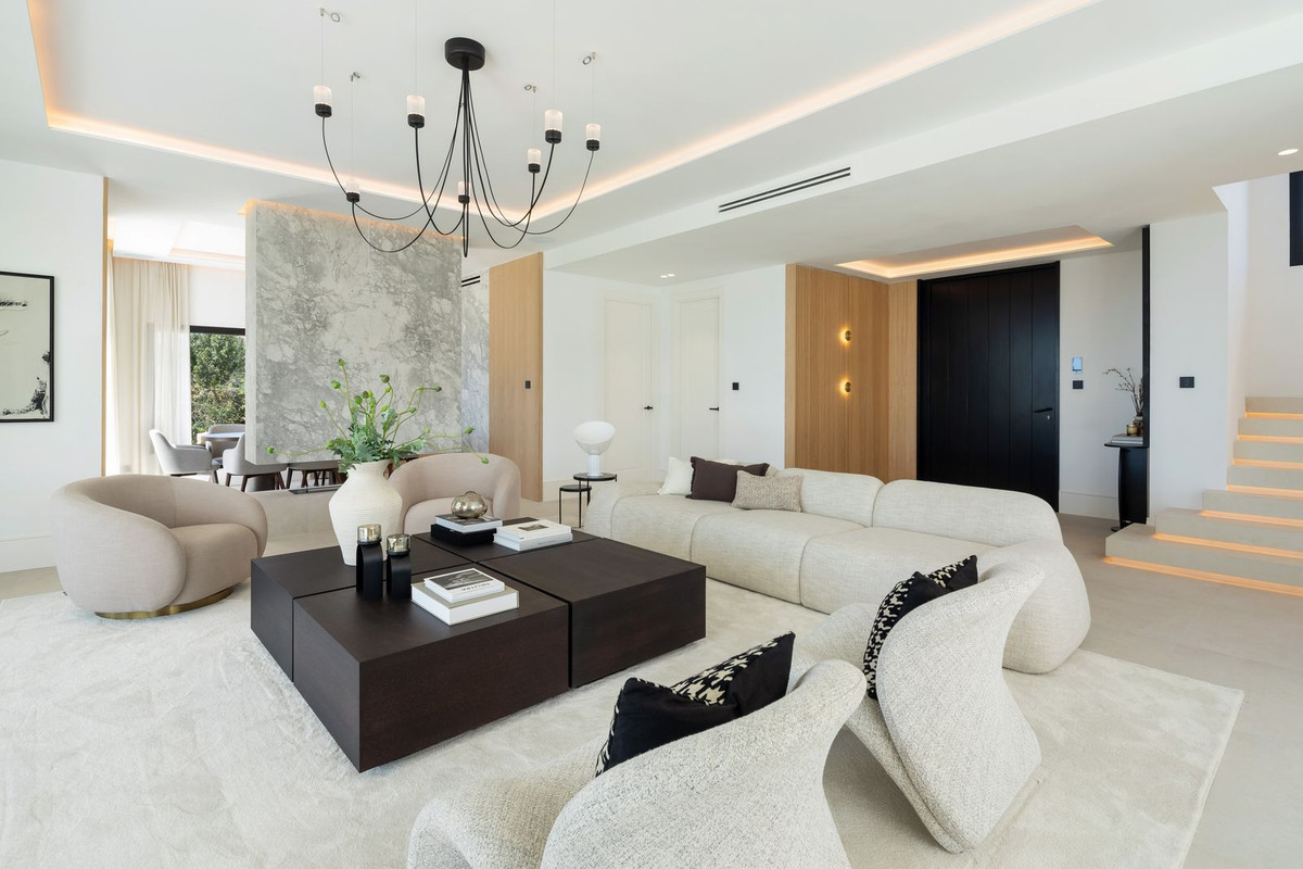 5 Bed, 5 Bath, HouseFor Sale, Los Arqueros Golf, Malaga