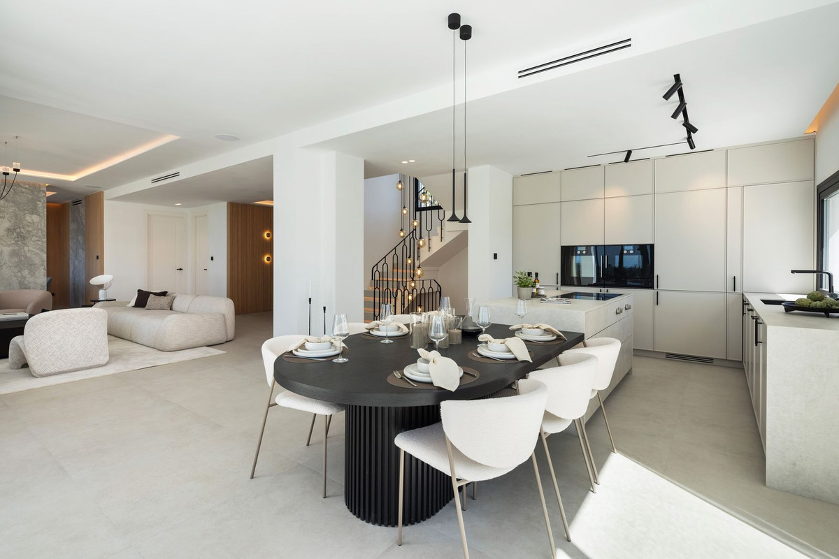 5 Bed, 5 Bath, HouseFor Sale, Los Arqueros Golf, Malaga