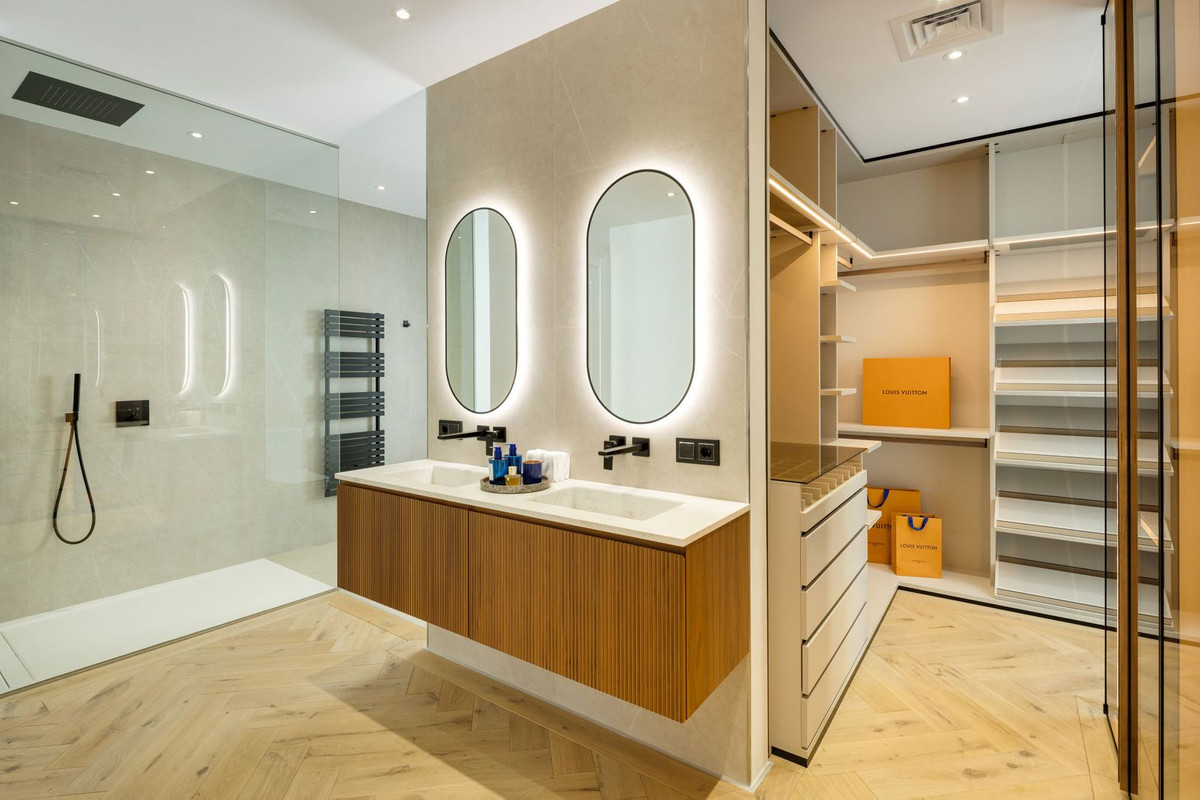 5 Bed, 7 Bath, HouseFor Sale, La Quinta, Malaga