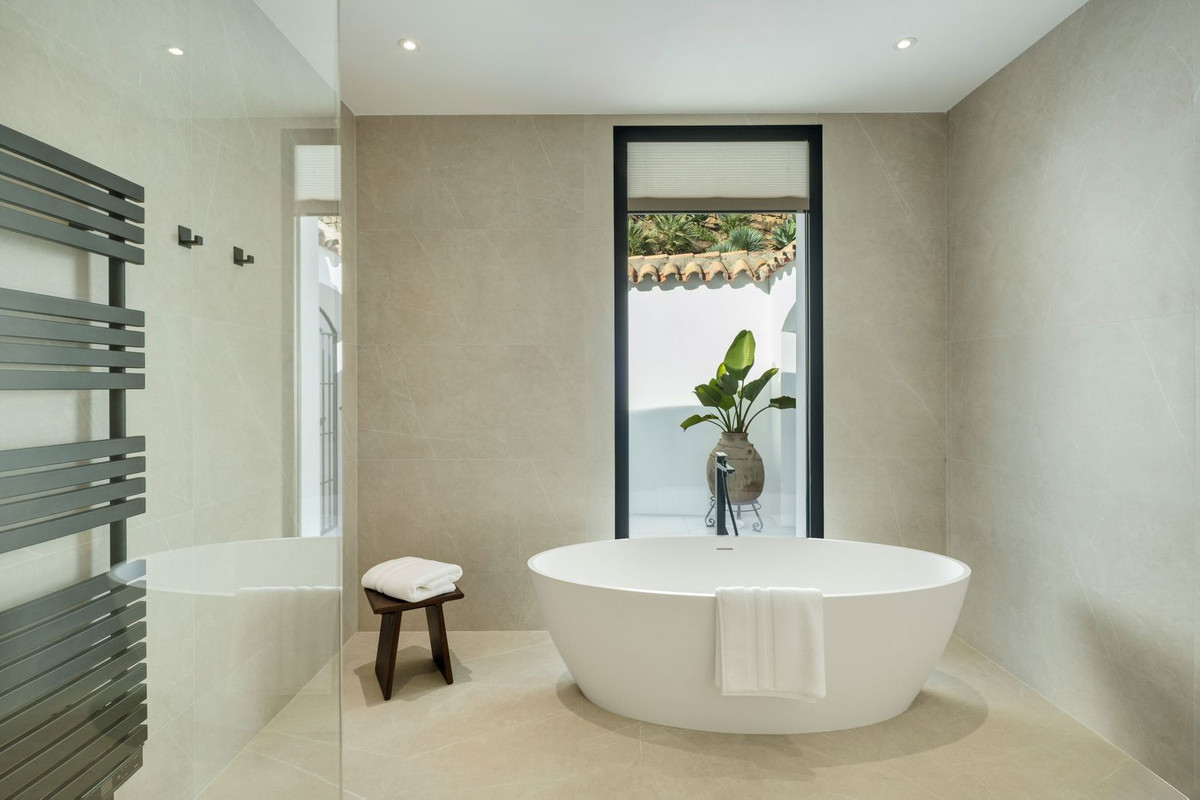 5 Bed, 7 Bath, HouseFor Sale, La Quinta, Malaga