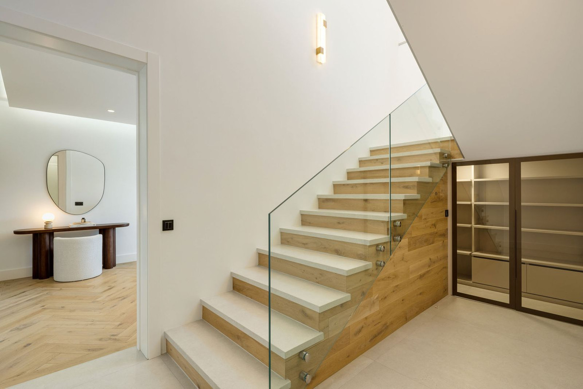 5 Bed, 7 Bath, HouseFor Sale, La Quinta, Malaga