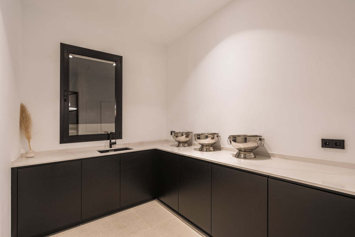 6 Bed, 7 Bath, HouseFor Sale, Los Flamingos Golf, Malaga