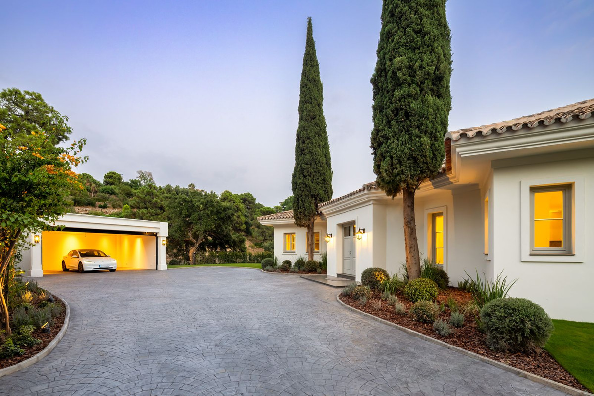 5 Bed, 6 Bath, HouseFor Sale, La Zagaleta, Malaga