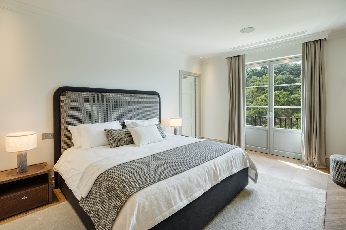 5 Bed, 6 Bath, HouseFor Sale, La Zagaleta, Malaga