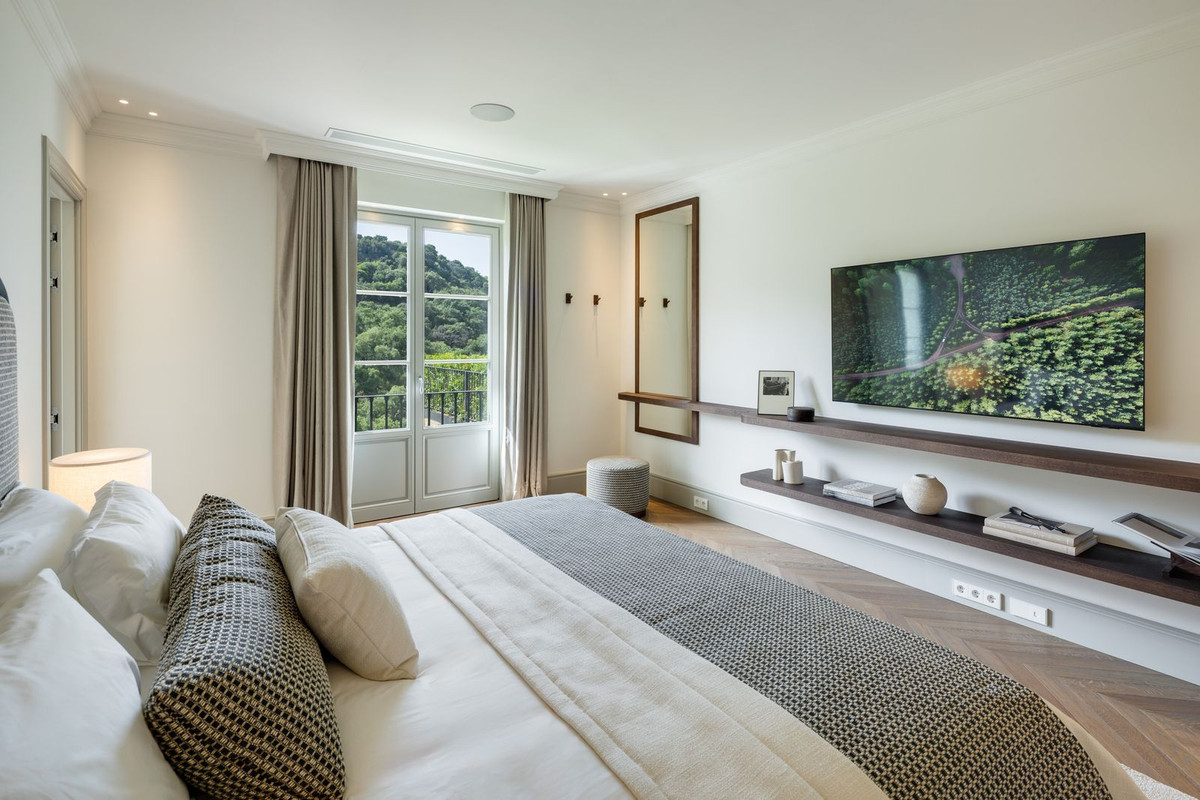 5 Bed, 6 Bath, HouseFor Sale, La Zagaleta, Malaga