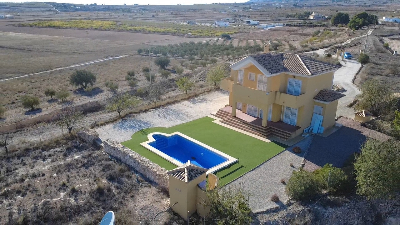 4 Bed, 3 Bath, HouseFor Sale, Pinoso, Alicante