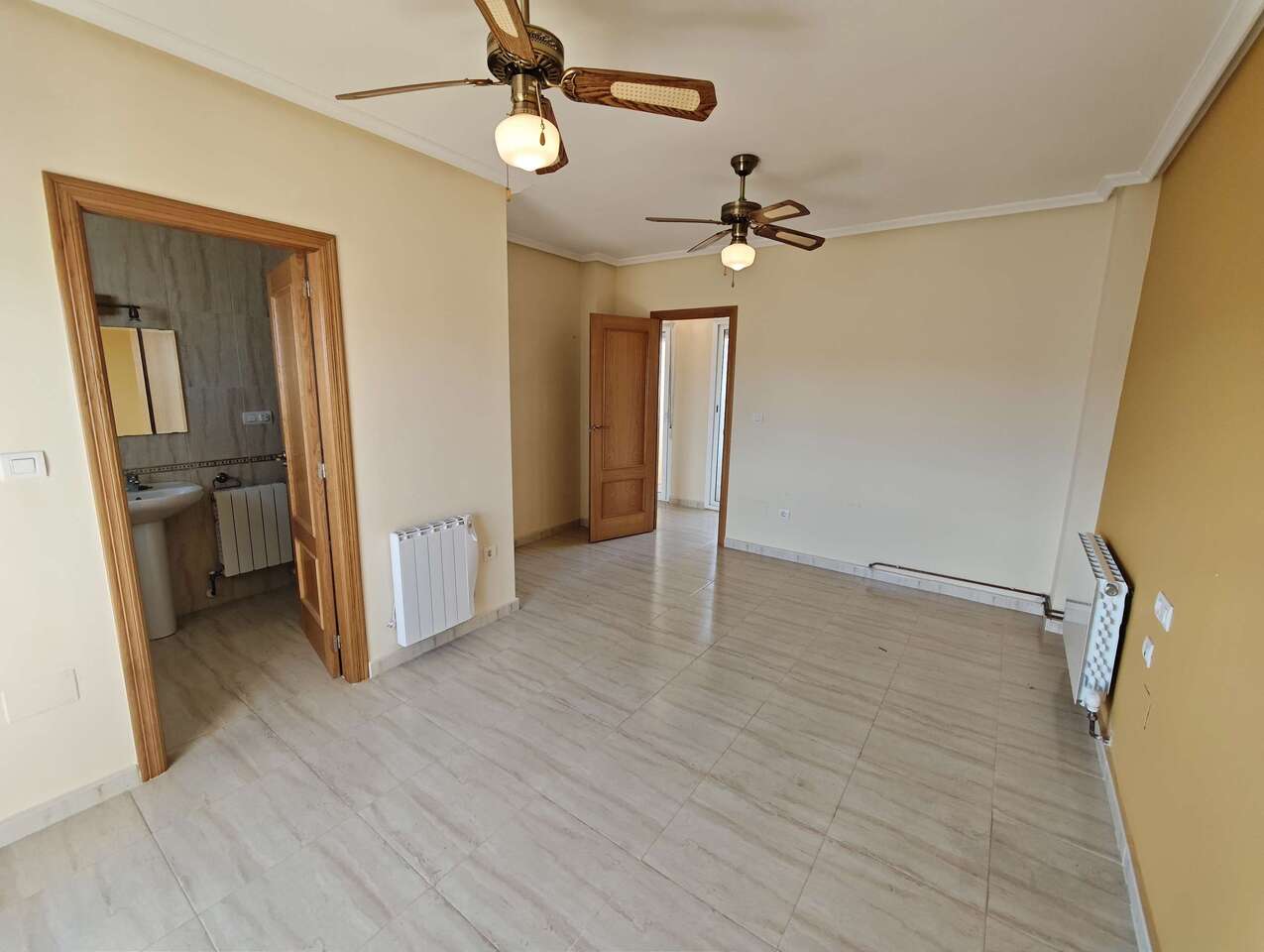 4 Bed, 3 Bath, HouseFor Sale, Pinoso, Alicante