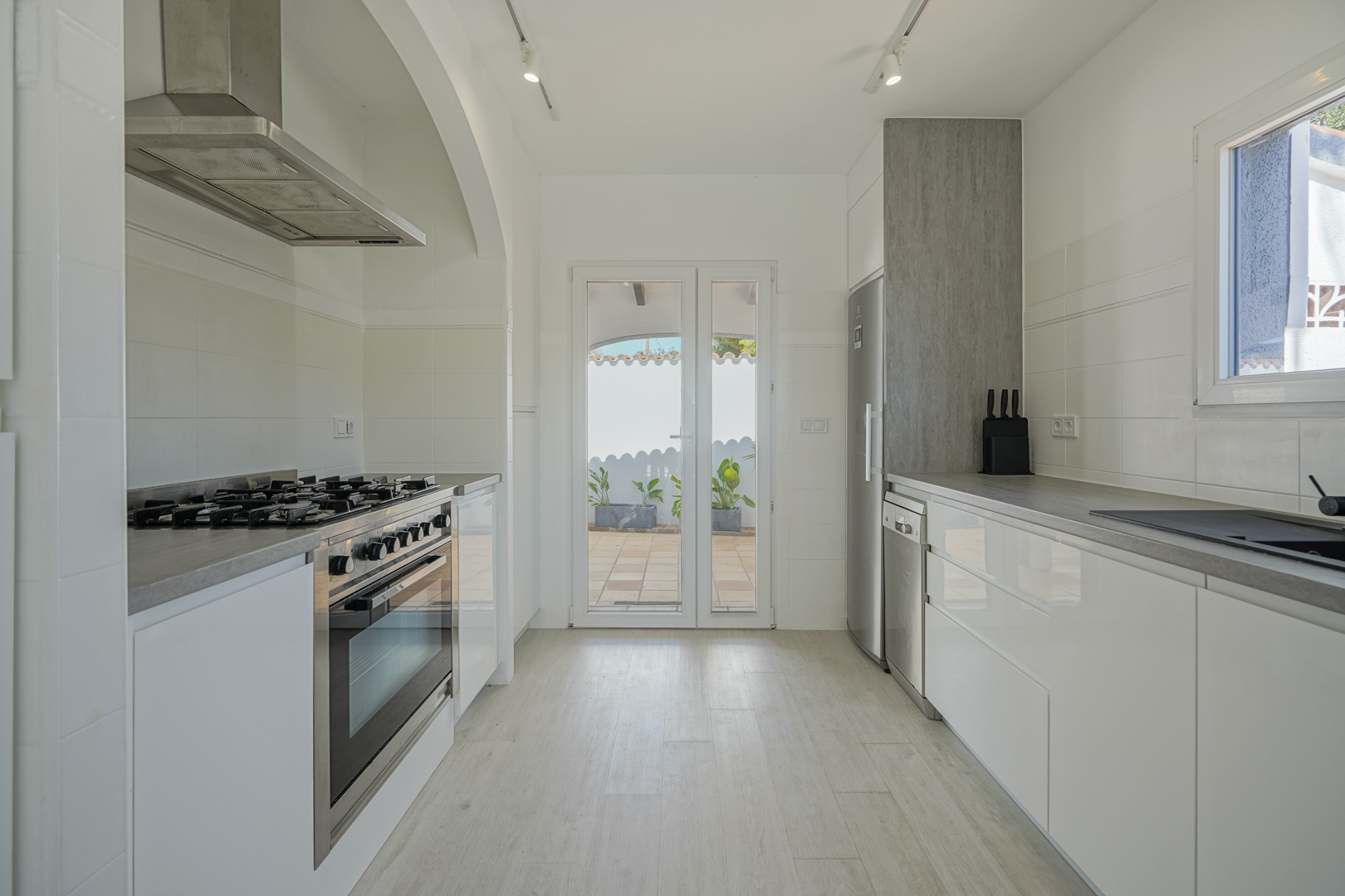 5 Bed, 2 Bath, HouseFor Sale, Calpe, Alicante