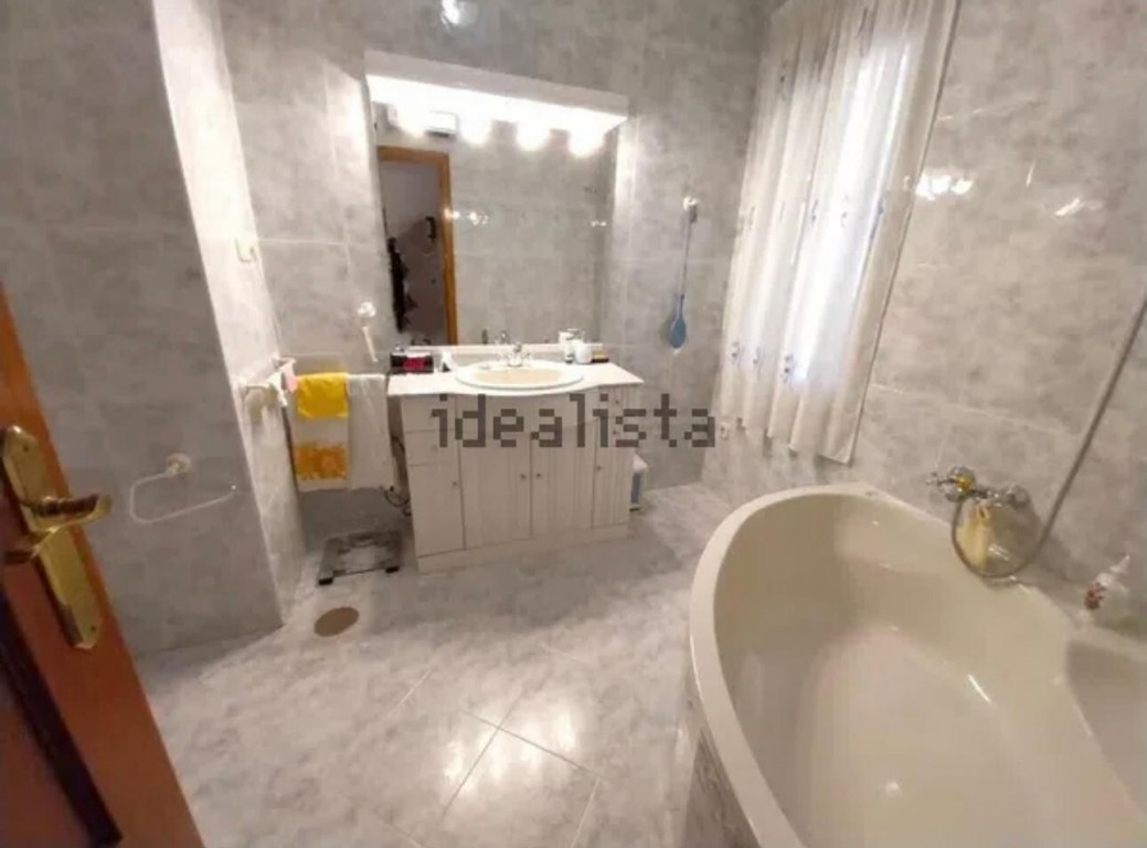 4 Bed, 2 Bath, HouseFor Sale, La Nucia, Alicante