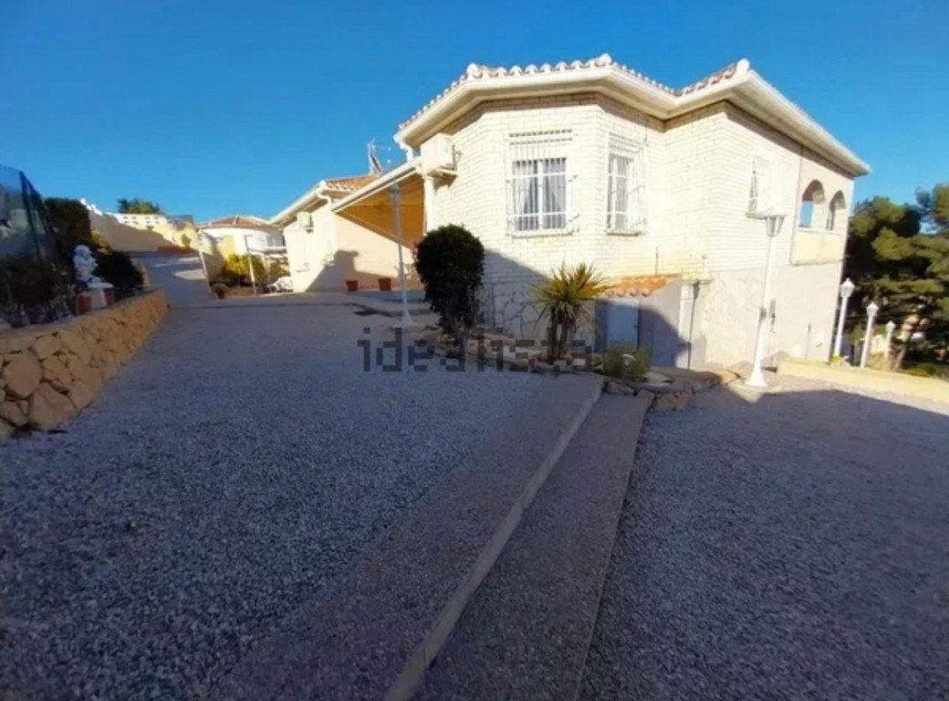 4 Bed, 2 Bath, HouseFor Sale, La Nucia, Alicante