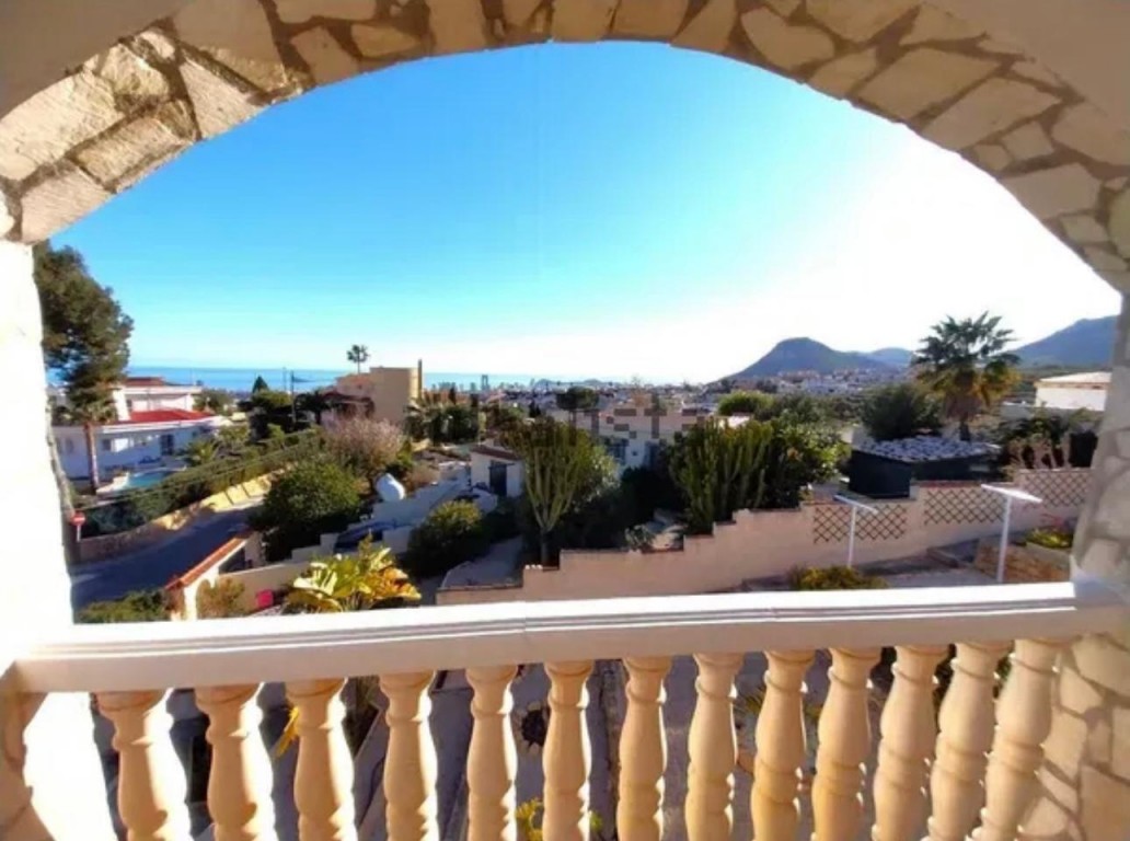 4 Bed, 2 Bath, HouseFor Sale, La Nucia, Alicante