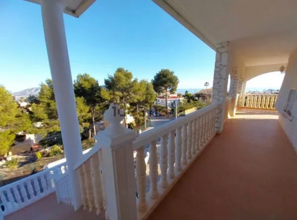 4 Bed, 2 Bath, HouseFor Sale, La Nucia, Alicante