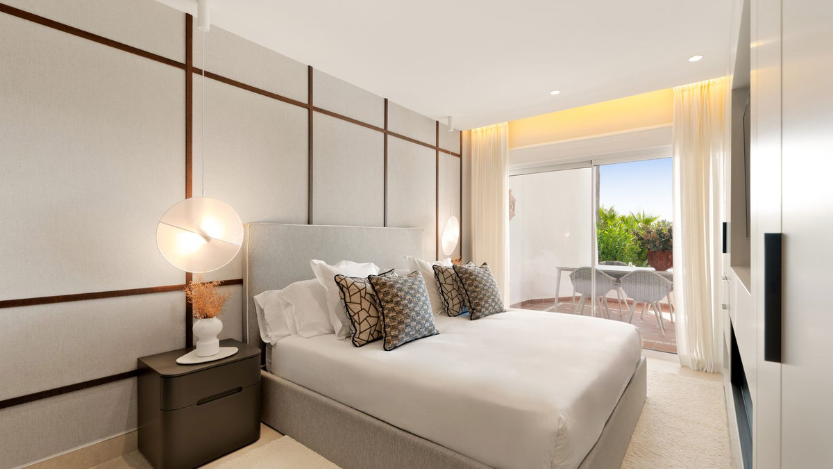 3 Bed, 2 Bath, ApartmentFor Sale, Costalita, Malaga