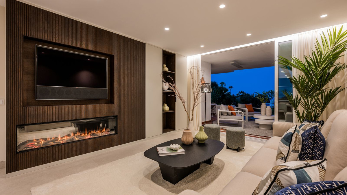 3 Bed, 2 Bath, ApartmentFor Sale, Costalita, Malaga