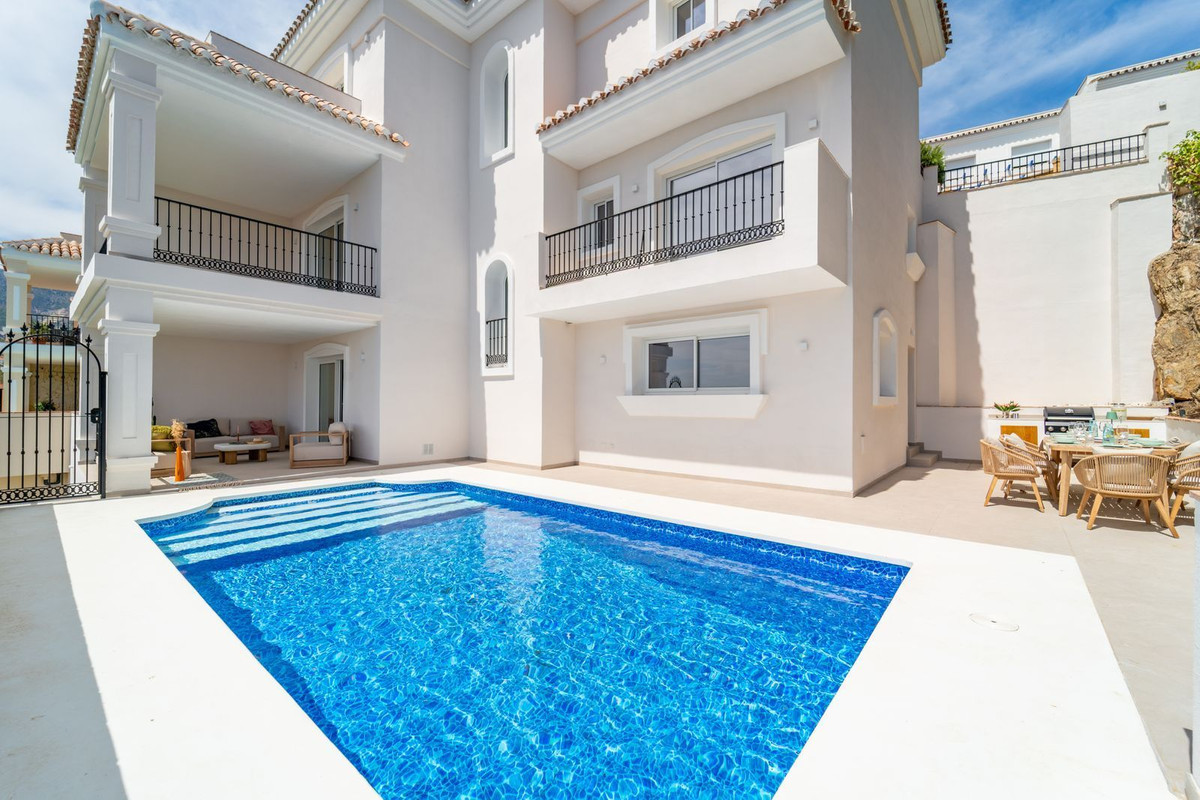 4 Bed, 4 Bath, HouseFor Sale, Fuengirola, Malaga
