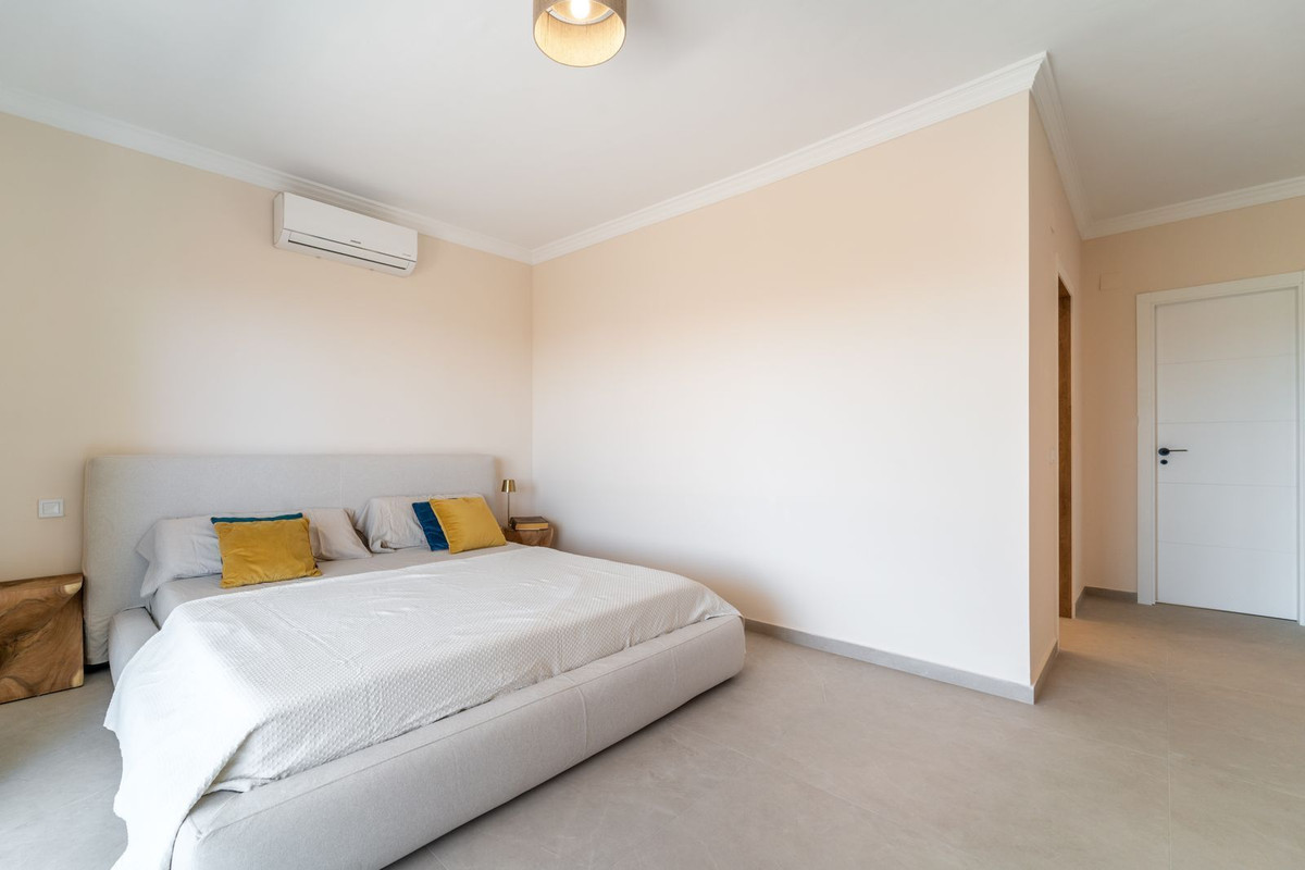 4 Bed, 4 Bath, HouseFor Sale, Fuengirola, Malaga