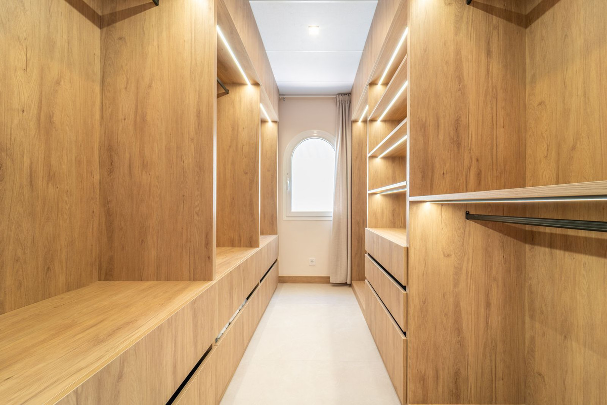 4 Bed, 4 Bath, HouseFor Sale, Fuengirola, Malaga