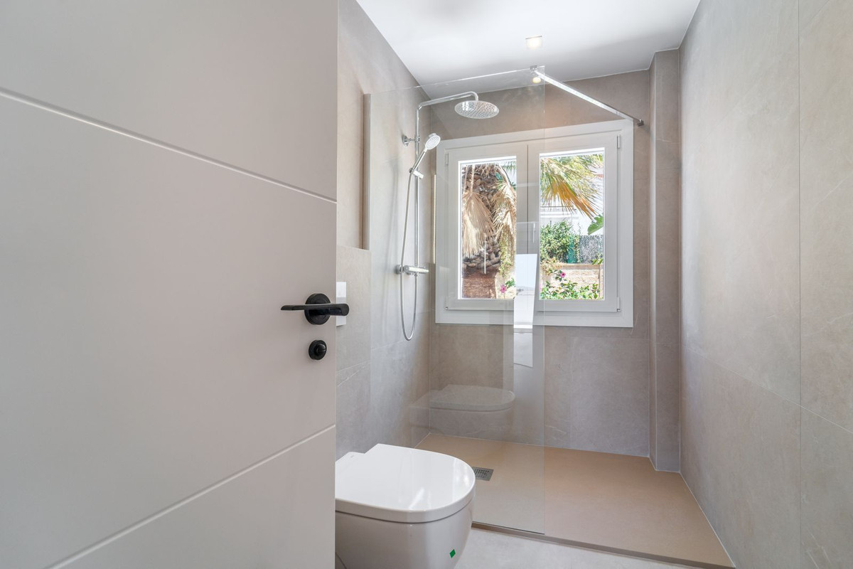 4 Bed, 4 Bath, HouseFor Sale, Fuengirola, Malaga