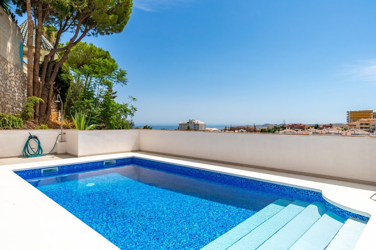 4 Bed, 4 Bath, HouseFor Sale, Fuengirola, Malaga