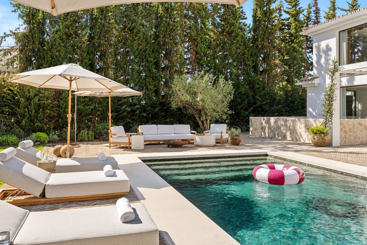 4 Bed, 6 Bath, HouseFor Sale, Las Brisas, Malaga