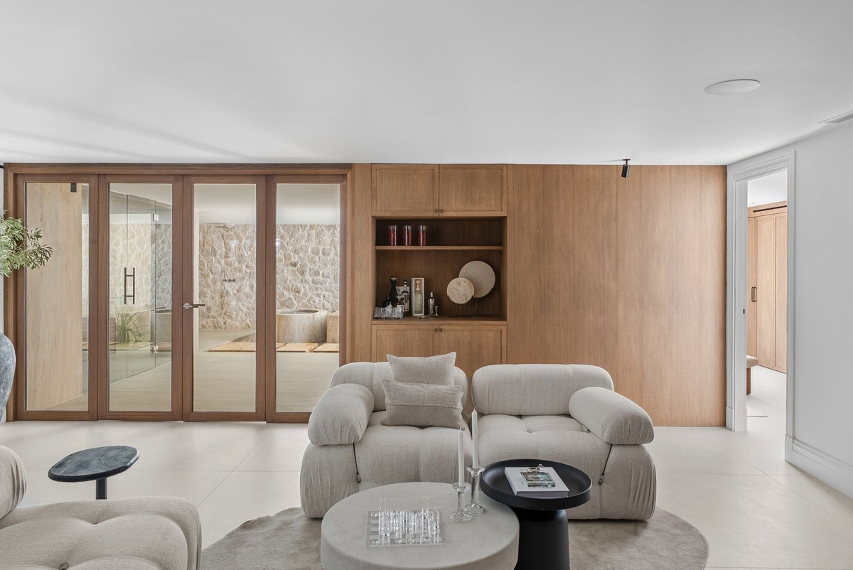 4 Bed, 6 Bath, HouseFor Sale, Las Brisas, Malaga