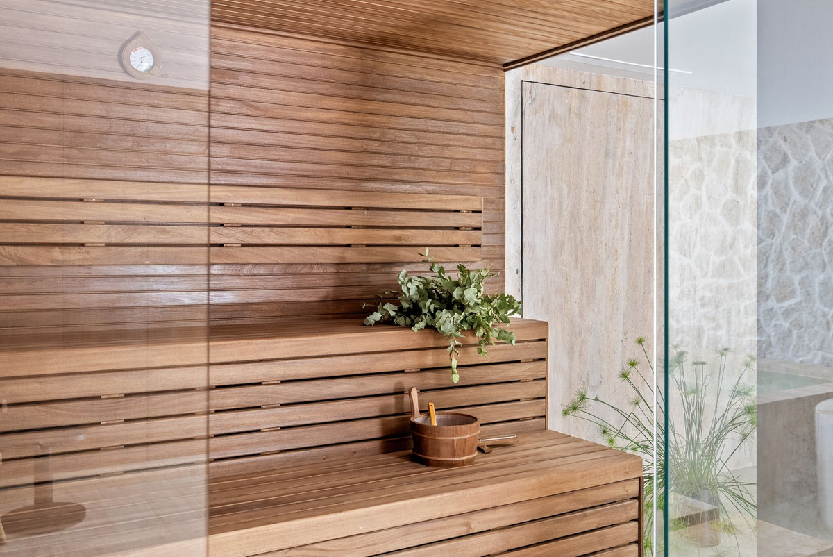 4 Bed, 6 Bath, HouseFor Sale, Las Brisas, Malaga