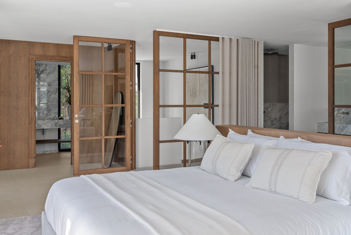 4 Bed, 6 Bath, HouseFor Sale, Las Brisas, Malaga