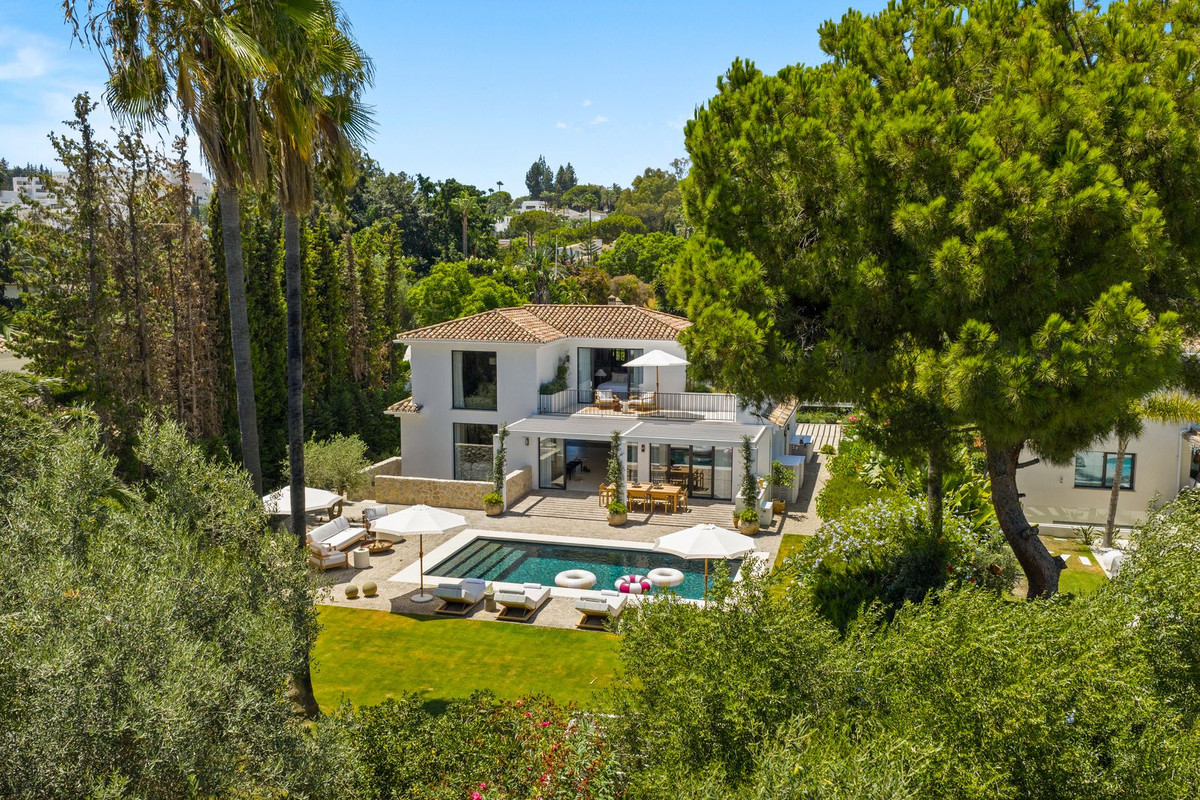 4 Bed, 6 Bath, HouseFor Sale, Las Brisas, Malaga