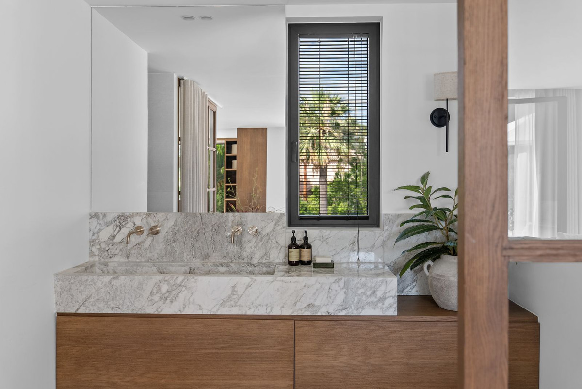 4 Bed, 6 Bath, HouseFor Sale, Las Brisas, Malaga