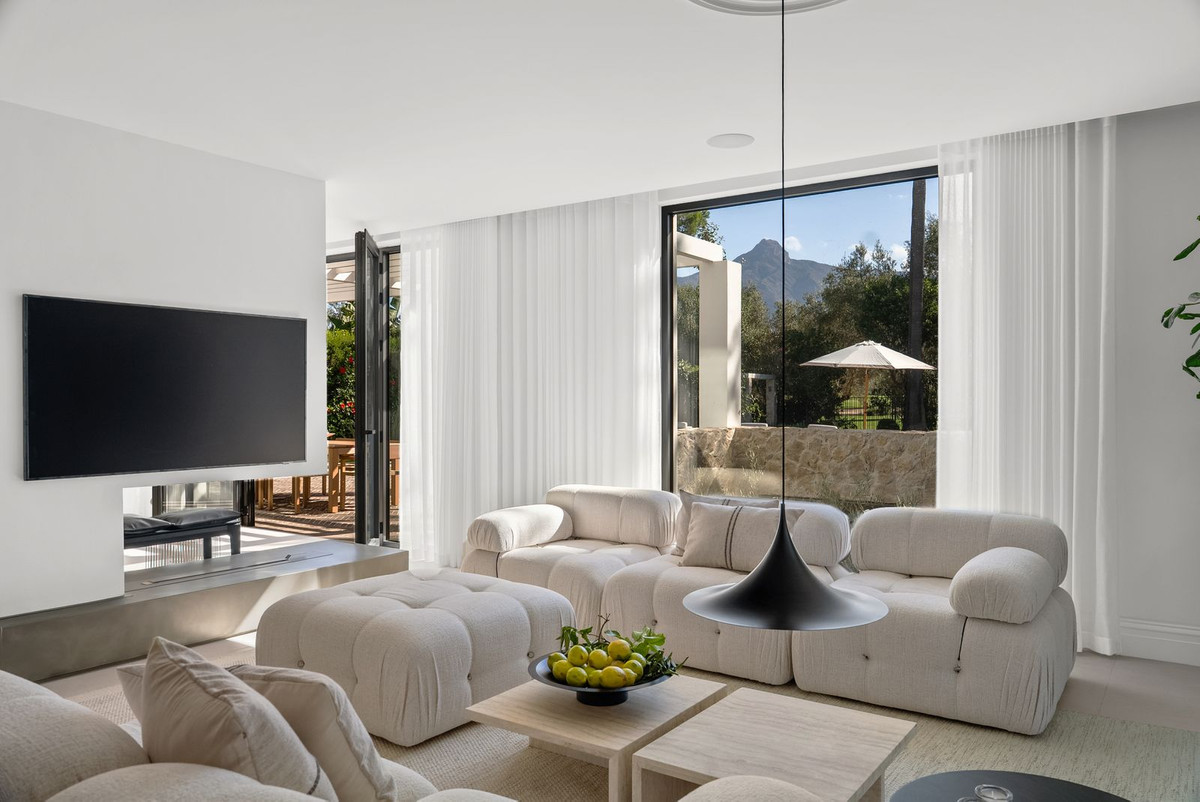 4 Bed, 6 Bath, HouseFor Sale, Las Brisas, Malaga