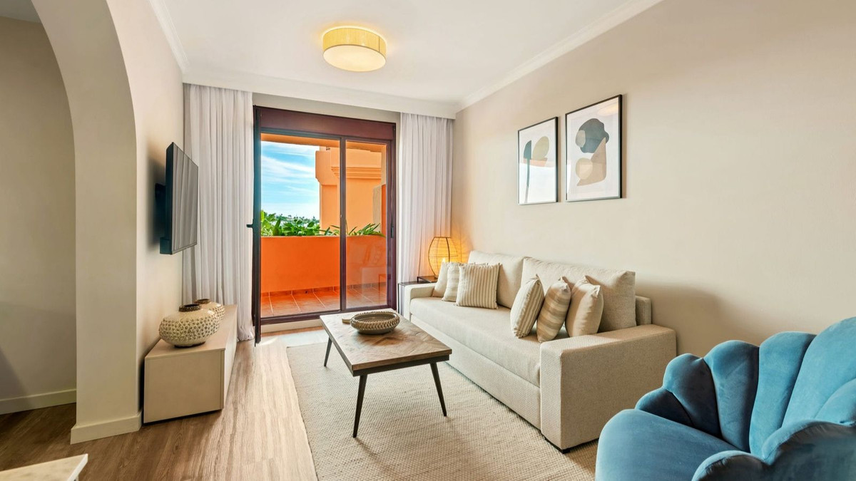 1 Bed, 1 Bath, ApartmentFor Sale, New Golden Mile, Malaga