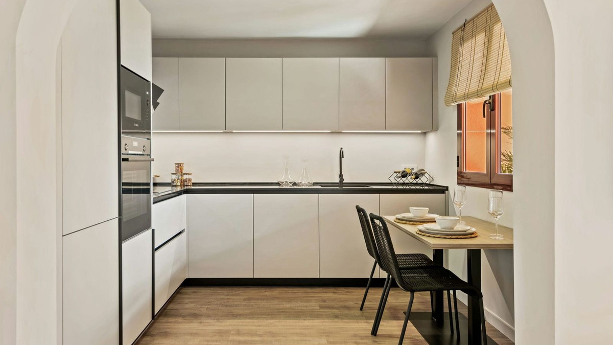 1 Bed, 1 Bath, ApartmentFor Sale, New Golden Mile, Malaga